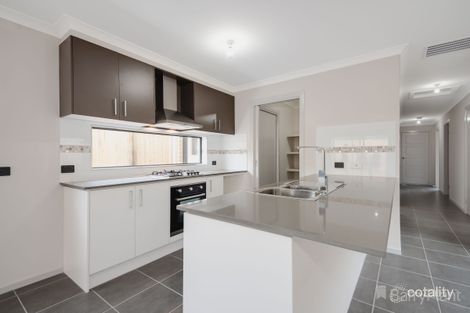 Property photo of 31 Newbury Street Pakenham VIC 3810