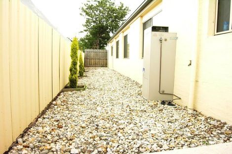 2/104 Mcclelland Ave, Lara, VIC 3212