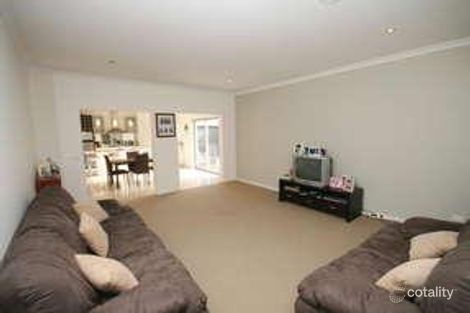 Property photo of 10 Whyalla Gardens Tarneit VIC 3029