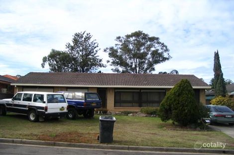 8 Jorgensen Ave, St Clair, NSW 2759