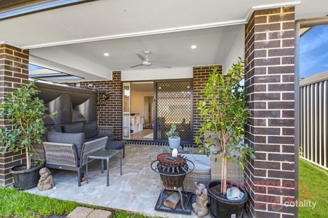 Property photo of 37 Ridgeview Drive Cliftleigh NSW 2321