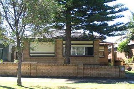 9 Waratah St, Canterbury, NSW 2193