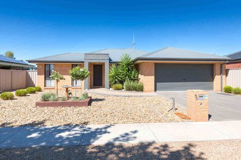 51 Howard St, Ascot, VIC 3551