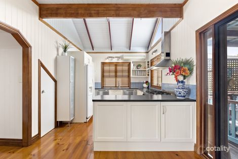 Property photo of 65 Kingsley Terrace Wynnum QLD 4178