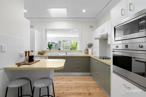 Property photo of 3 Benaroon Avenue St Ives NSW 2075