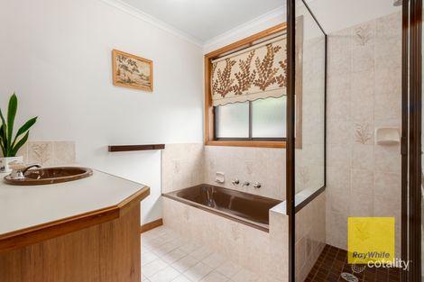 Property photo of 11 Crestmoor Drive Highton VIC 3216