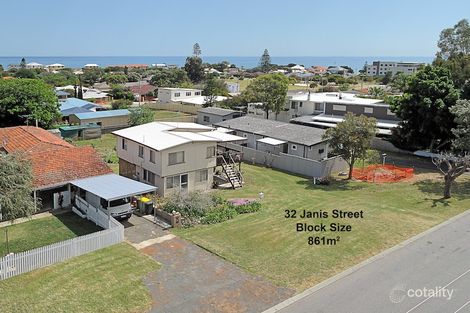 Property photo of 32 Janis Street Halls Head WA 6210