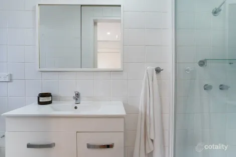 Property photo of 8/3 Fairway Close Manly Vale NSW 2093