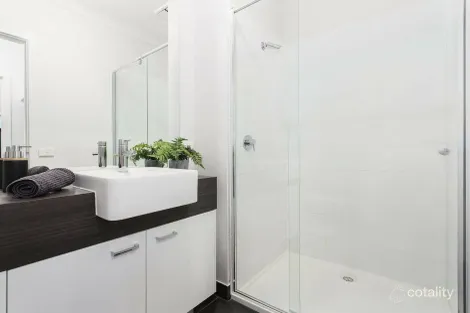 Property photo of 28 Renam Street Pakenham VIC 3810