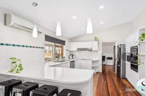 Property photo of 5 Yellowbox Close Caves Beach NSW 2281