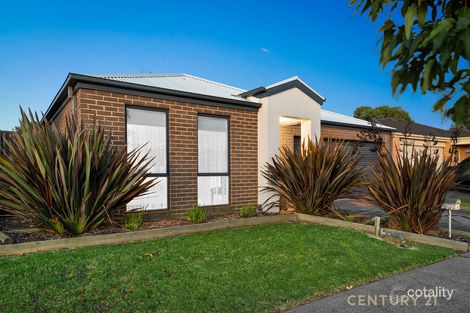 Property photo of 6 Orchard Valley Avenue Pakenham VIC 3810