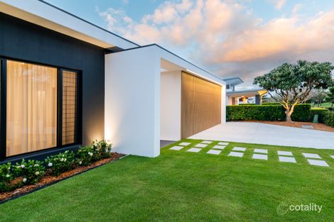 Property photo of 2242 The Parkway Hope Island QLD 4212