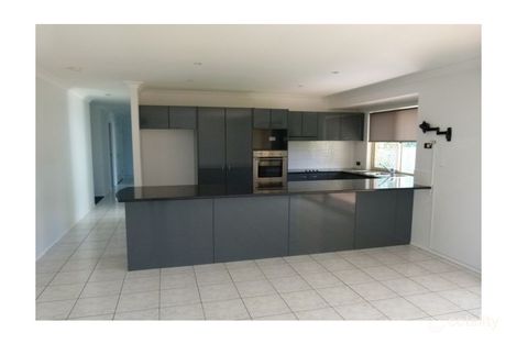 1 West Mountain Ct, Parkwood, QLD 4214