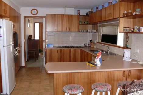 Property photo of 16 Sheerwater Terrace Paynesville VIC 3880