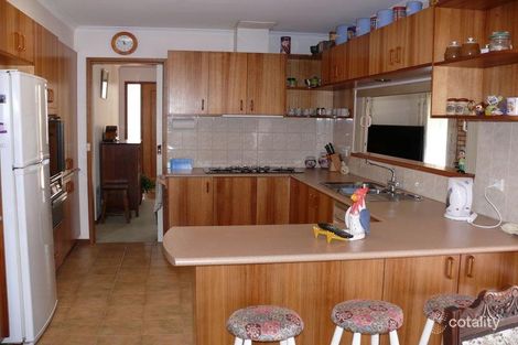 Property photo of 16 Sheerwater Terrace Paynesville VIC 3880