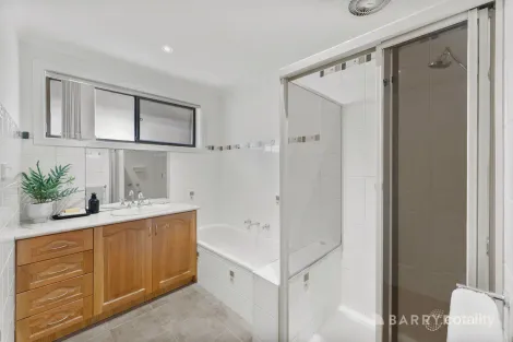 Property photo of 77 Leonard Avenue St Albans VIC 3021