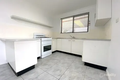 Property photo of 61 Donalbain Circuit Rosemeadow NSW 2560
