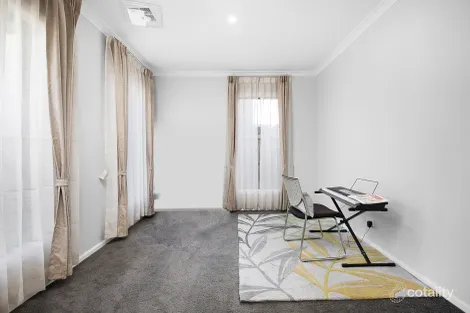 Property photo of 17 Lindberg Street Manor Lakes VIC 3024