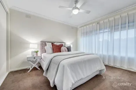 Property photo of 2 Shrewsbury Street Bentleigh East VIC 3165