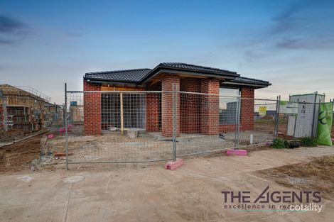 Property photo of 19 Nattarak Avenue Werribee VIC 3030