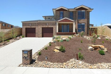 16 Regent Ave, Mooroolbark, VIC 3138