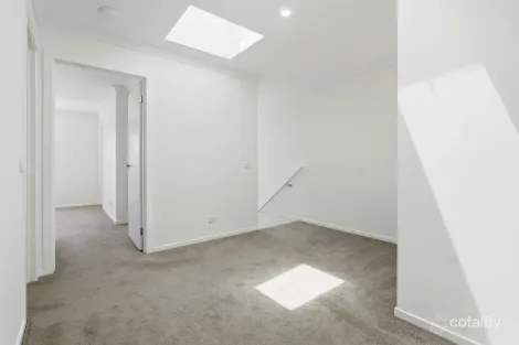 Property photo of 2 Arbory Walk Wyndham Vale VIC 3024