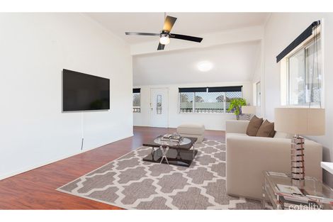 Property photo of 2111 Wynnum Road Wynnum West QLD 4178