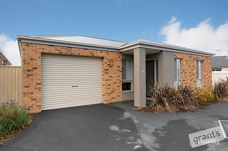 1/10 Azure Ct, Pakenham, VIC 3810
