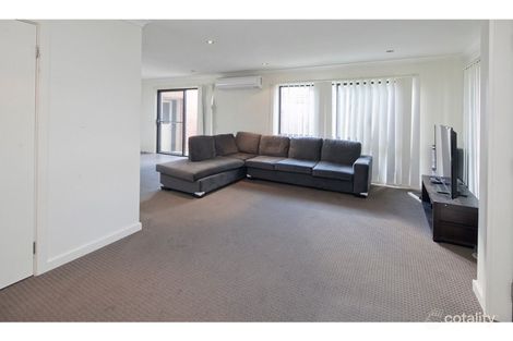 Property photo of 1/11 Laburnum Grove Doveton VIC 3177