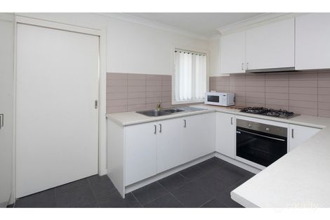 Property photo of 1/11 Laburnum Grove Doveton VIC 3177