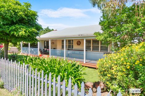 Property photo of 11 Douglas Avenue East Tamworth NSW 2340