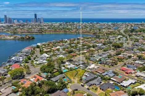 21 Koomooloo Ct, Mermaid Waters, QLD 4218