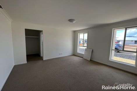 Property photo of 1 Maiolo Crescent Blakeview SA 5114