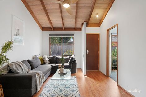 Property photo of 2/260 Waiora Road Macleod VIC 3085