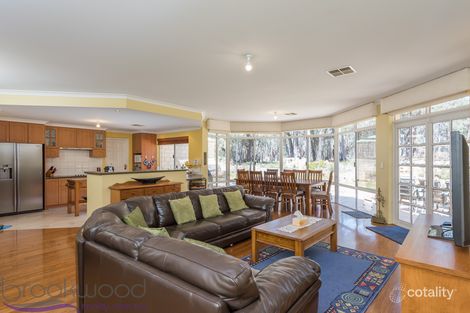 Property photo of 6 Nardini Place Sawyers Valley WA 6074