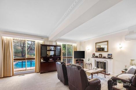 Property photo of 3 Solway Drive Glen Waverley VIC 3150