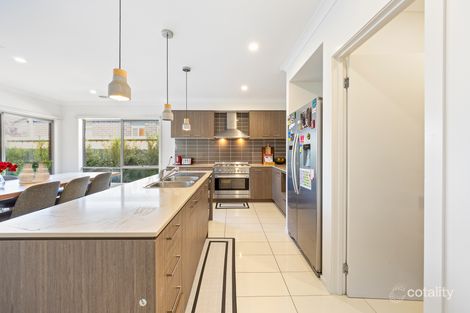 Property photo of 10 Ravenswood Avenue Clyde VIC 3978