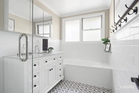 Property photo of 2 Chalker Crescent Mittagong NSW 2575