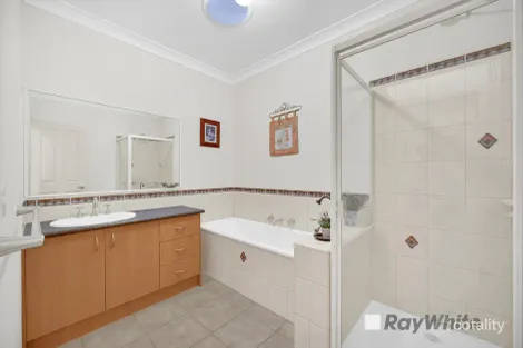Property photo of 5 Wallingford Place Narre Warren South VIC 3805