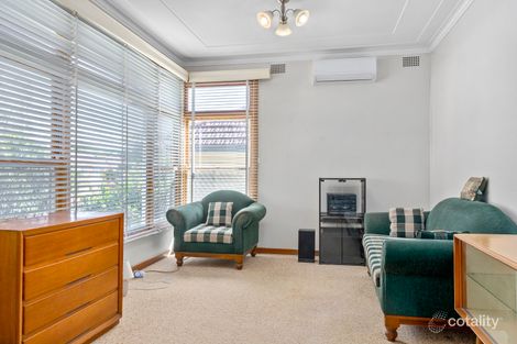 Property photo of 32 Lucas Crescent Adamstown Heights NSW 2289