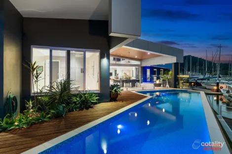 Property photo of 4 Marina Quay Trinity Park QLD 4879