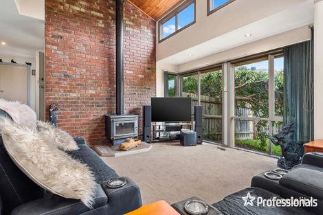 Property photo of 32 Kirkford Drive Mooroolbark VIC 3138