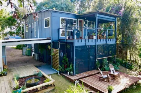Property photo of 2 Waterside Drive Macleay Island QLD 4184