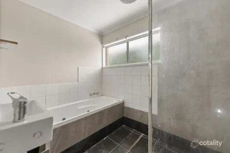 Property photo of 13 Yorkshire Crescent Mount Warren Park QLD 4207