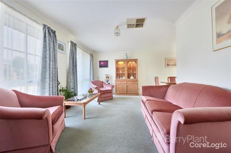 Property photo of 3 Fleming Close Endeavour Hills VIC 3802