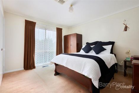 Property photo of 3 Fleming Close Endeavour Hills VIC 3802