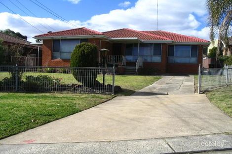 4 Akora Cl, Chipping Norton, NSW 2170