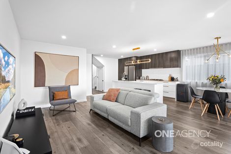 Property photo of 8B Saddleback Crescent Stream Hill NSW 2526