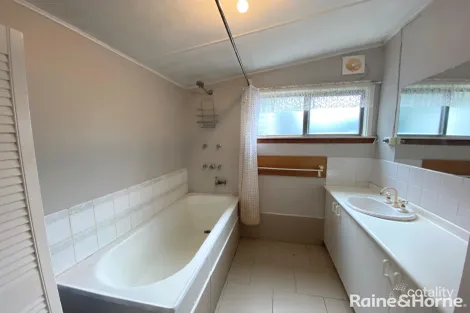 Property photo of 11 Treweeke Street Orange NSW 2800