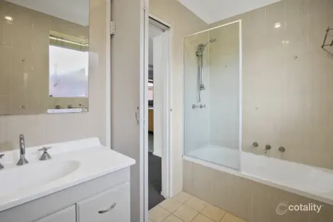 Property photo of 13/7 Fairway Close Manly Vale NSW 2093